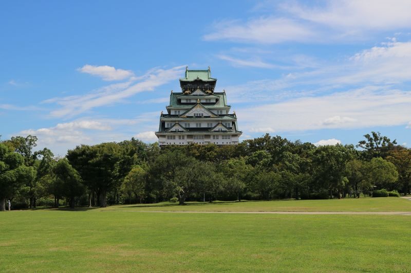 Osaka Castle Ticket - The top-floor view and the crowds