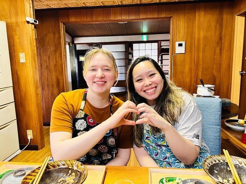 Osaka Cooking Class: Crispy Tempura Donburi & Miso soup - A home-kitchen class with a real meal at the end