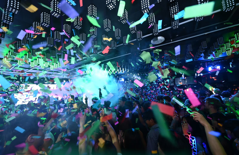 Osaka Dotonbori: GIRAFFE Nightclub Admission Ticket / VIP(For Foreigners only) - What the night inside can feel like