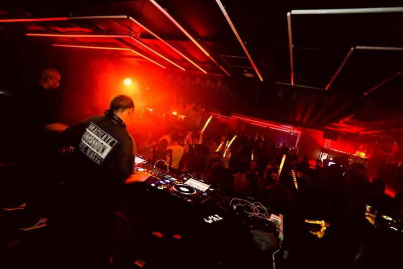 Osaka Dotonbori:GIRAFFE Nightclub Ticket & VIP (For Foreign) - The Sum Up