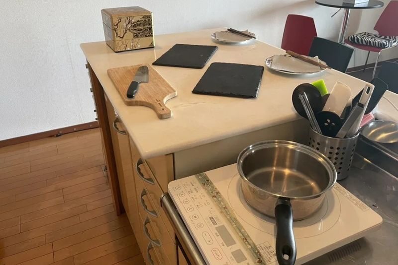 Osaka - Family-Friendly Tempura Cooking Class - Sitting down to eat your work