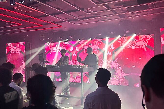 Osaka Giraffe Club Night Tour - A Deep Dive into the Osaka Giraffe Club Night Tour