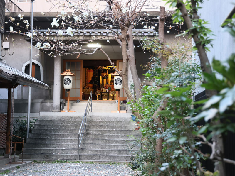 Osaka: Japanese Massage, Head Spa & Facial at the Temple (180-min) - Foot bath first, then oil and bamboo work