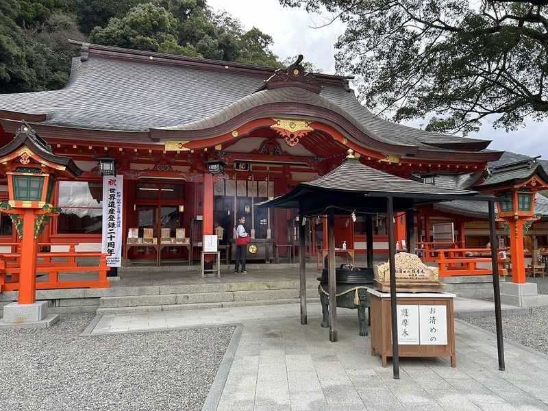 Osaka Kumano Nachi Taisha & Hayatama Taisha Full-Day Guided Tour - Bento, tea and mochi along the way