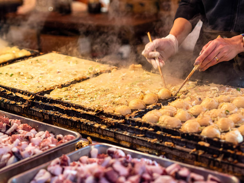 Osaka Local Foodie Walking Tour in Dotonbori and Shinsekai - Guides, group comfort, and practical details