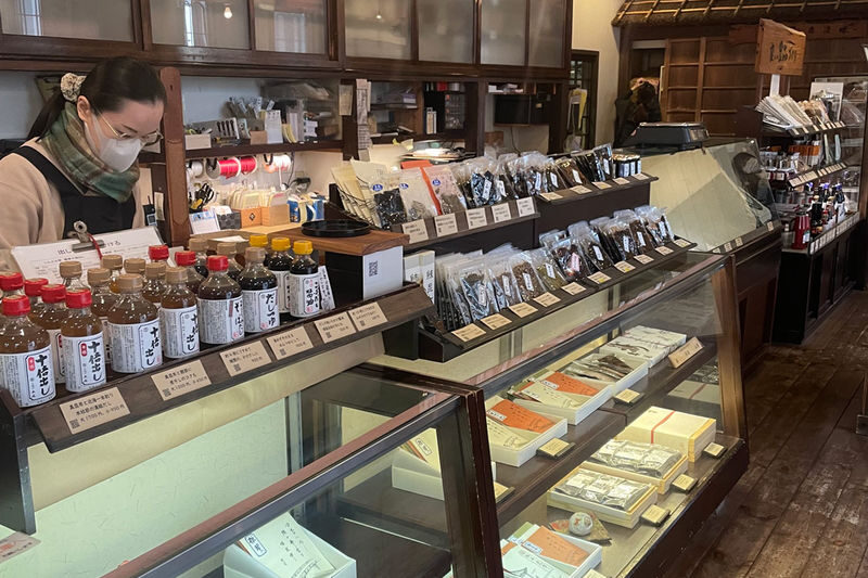 Osaka Market Tour & Custom Japanese Cooking Class with Local Chef - Bring children, but plan around the rules