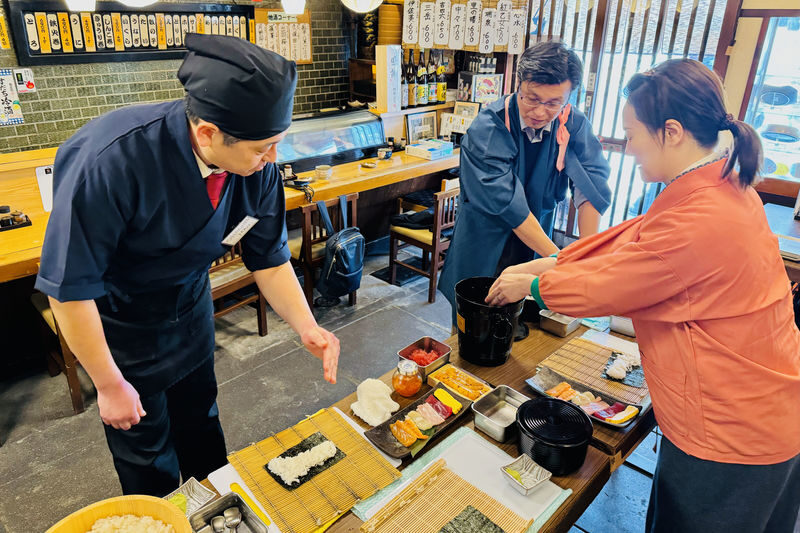 Osaka: Naruto Sushi Omakase Set & Sushi Making Experience at a Century-Old Restaurant | Klook Exclusive - Dinner or a hands-on sushi lesson?