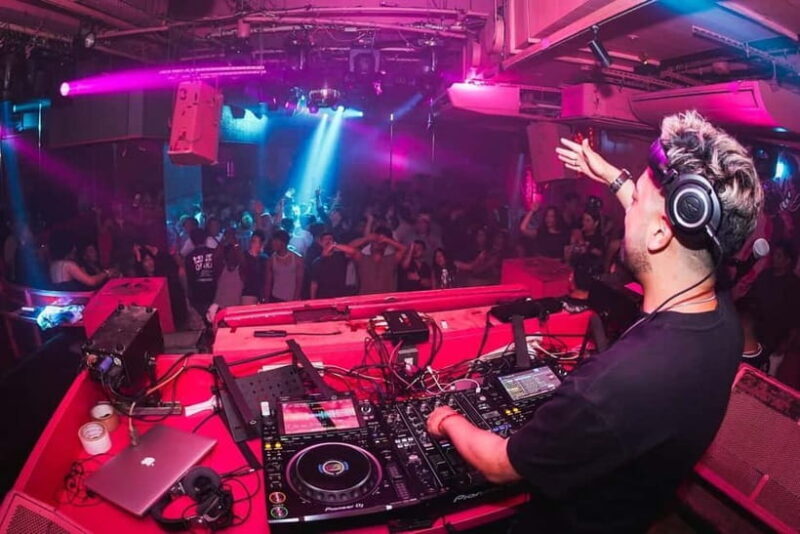 Osaka: Pink Paradise Club with Dance Show and Champagne - Who Should Consider This Tour?