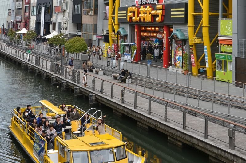 Osaka River Cruise: Naniwa Exploration Cruise with Rakugo or Tombori River Cruise - Who should choose each cruise?