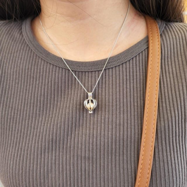 Osaka Shinsaibashi Pearl extraction experience - A Closer Look at the Pearl Extraction Experience