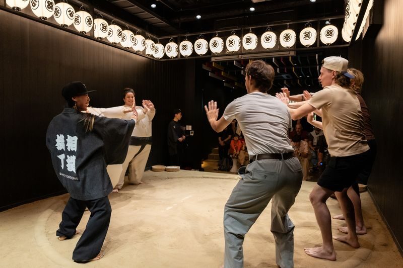 OSAKA Sumo Live Match show Experience with salt-throwing Challenge! - What the atmosphere is like
