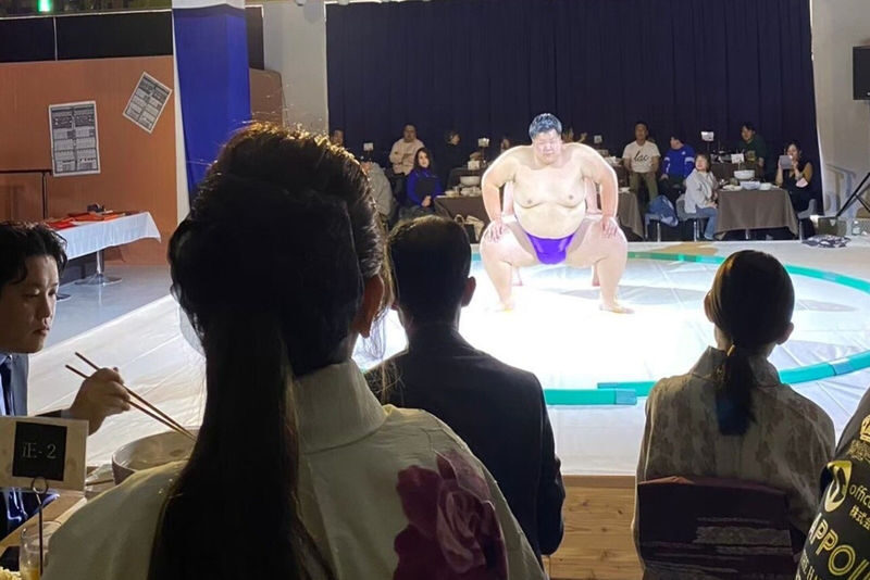Osaka Sumo Show: Sumo Experience, Kimono Dress-Up & Chanko Nabe - Konishiki’s display and the kimono option