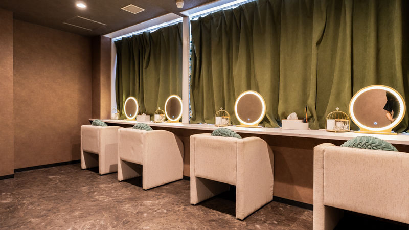 Osaka: Vietnamese Emperor Head Wash Spa Experience - A private spa break in the middle of Shinsaibashi