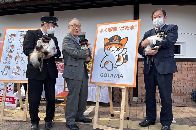 Osaka Wakayama Cat Train, Seafood market, Hot Springs Tour - Authenticity and Value