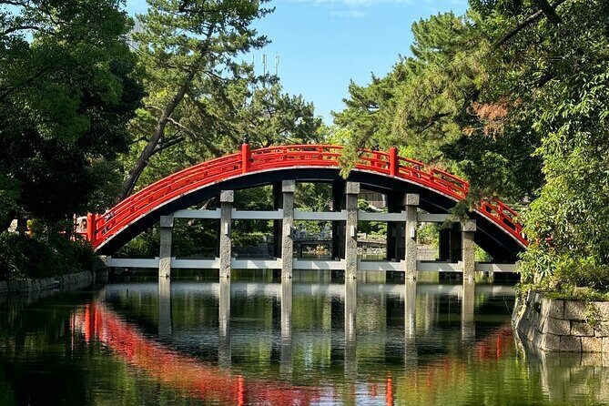 Osakas Hidden Gem: Sumiyoshi Taisha Shrine Tour in 90 Minutes - The Setting and Architecture