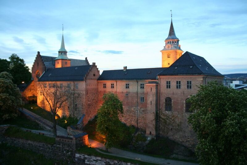 Oslo: Express Walk with a Local in 60 minutes - Authenticity and Local Flavor