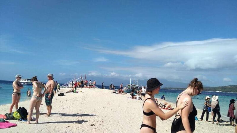 Oslob: Whaleshark Swimming, Tumalog Falls & Sumilon Island - Sumilon Island: A Tranquil Finish