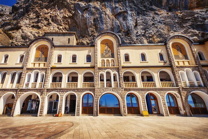 Ostrog monastery and Niagara waterfalls - FAQs