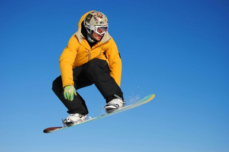 Otaru Asarigawa Onsen Ski Resort Day Trip: Professional Chinese and English instructors, one-person group, with complimentary photography service (departure from Sapporo, Hokkaido) - Photos, breaks and the bus ride