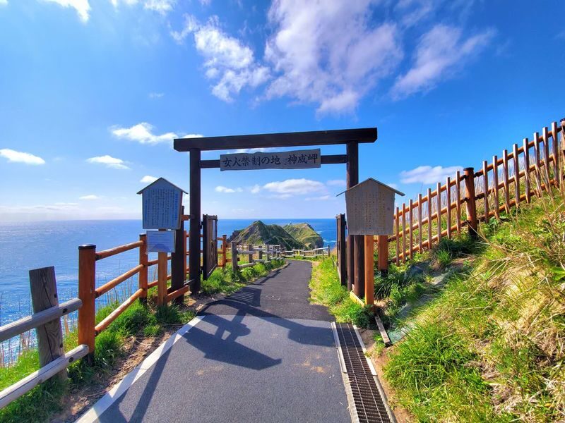 Otaru & Shakotan Peninsula Kamui Misaki (Departing from Sapporo) Day Tour - Shimamui Coast: through the tunnel to the sea