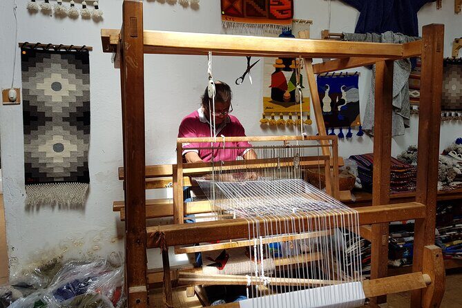 Otavalo Market & Peguche Falls Tour with Bizcochos  From Quito - FAQ