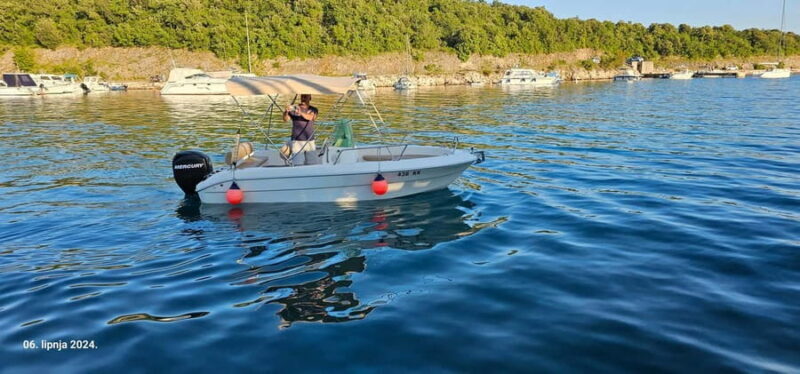 Otok Krk: Boat rentals in Pinezii - PRIMUS 17 60hp - A Closer Look at the Experience