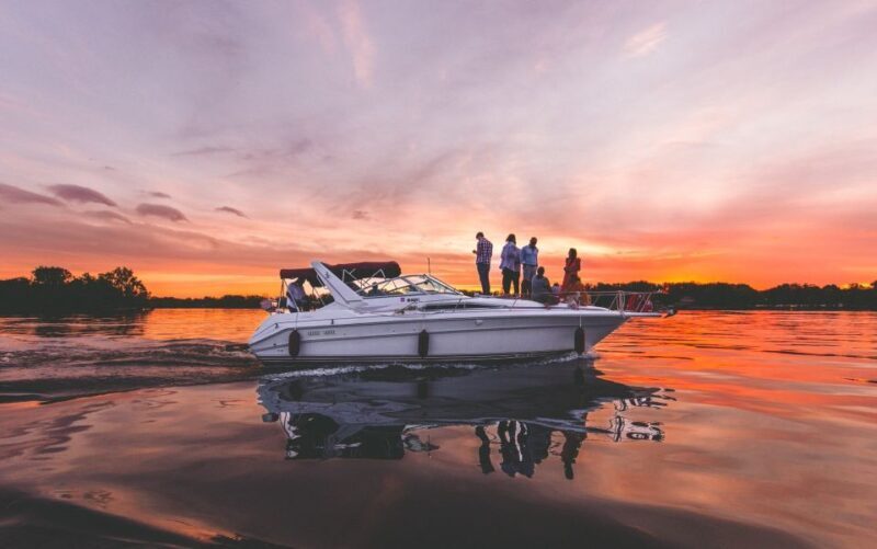 Ottawa: Downtown Yacht Cruise - Wed-Sun @ 6PM - 75 Minutes - Detailed Breakdown of the Experience