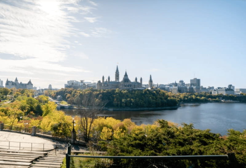 Ottawa Premium Small Group Tour with Canal Cruise - Key Points