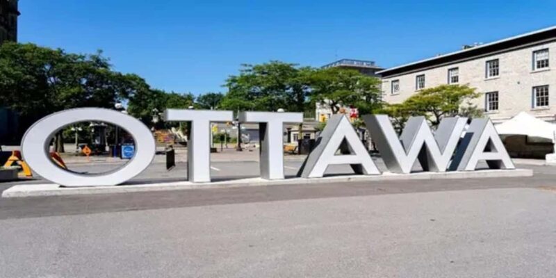Ottawa: Small Group Night Tour With River Cruise - Key Points