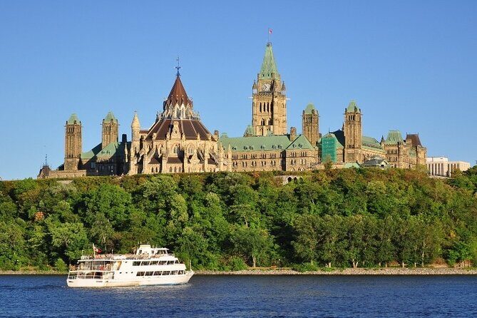 Ottawa Small Group Walking Tour with Rideau Canal Cruise - The Sum Up