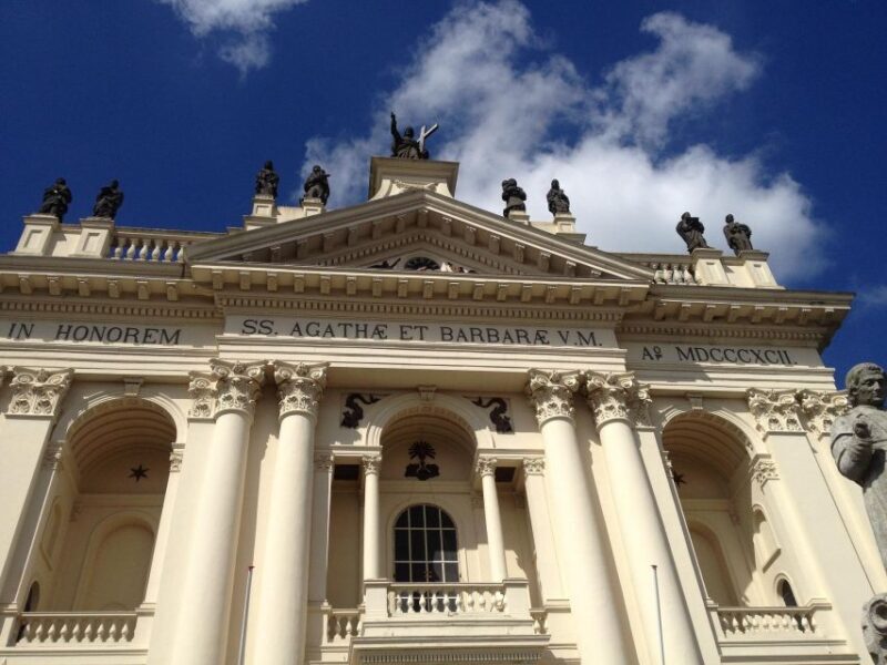 Oudenbosch: Tour at Basilica of the Holy Agatha and Barbara - What to Expect During Your Visit