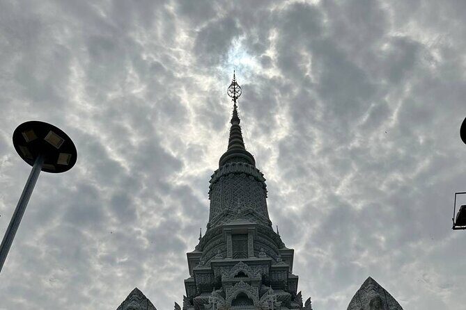 Oudong Mountain History and Pagoda Tour - Key Points