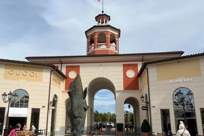 Outlet Serravalle o FoxTown Con Autista Privato Da Milano - Introduction: The Perfect Shopping Day Out from Milan
