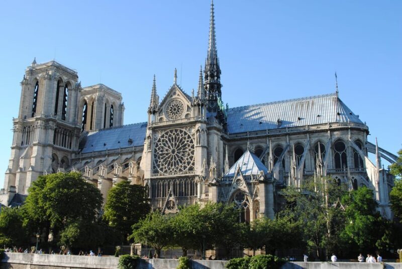 Outside Île de la Cité Tour with Crypt Access and cruise - Authentic Voices: Real Experiences and What They Tell Us