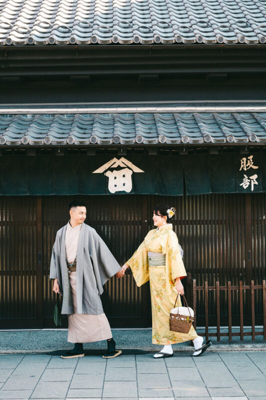 Over 100 snapshots (available nationwide, including Tokyo, Kamakura, Kawagoe, and Mt. Fuji) - A camera-ready way to remember Tokyo