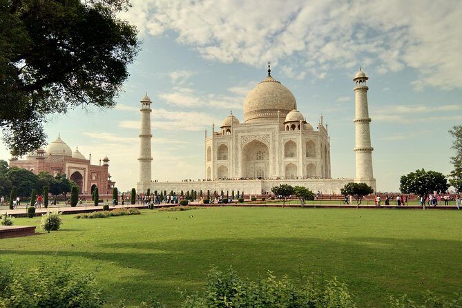 Overnight Agra Tour From Mumbai With Return Flights - In-Depth Breakdown of the Itinerary