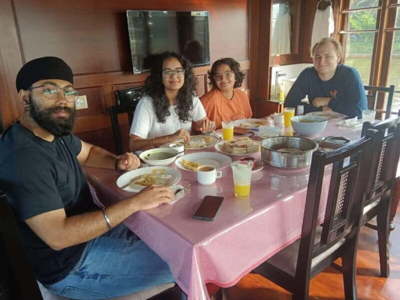 Overnight Alleppey Houseboat Cruise Tour (Kerala Beauty) - Key Points