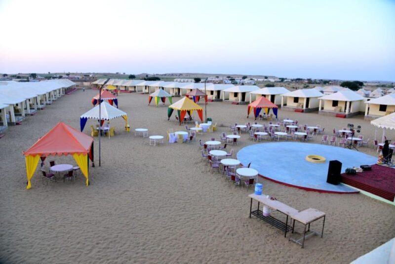 Overnight Luxury Safari by Wonbin Safari - Dinner and Night in the Desert