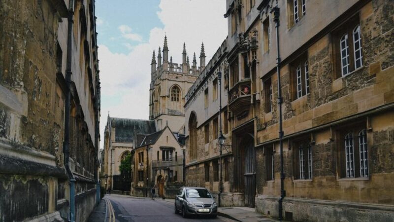 Oxford: City Tour & Exploration Game - FAQ