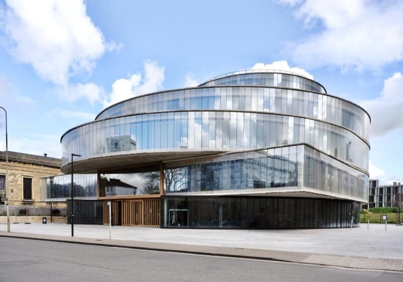Oxford: Jericho and Port Meadow Guided Walking Tour - University Landmarks: Old and New