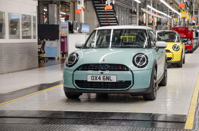 Oxford: MINI Factory Tour  Go Behind the Scenes - The Real Value of the MINI Factory Tour