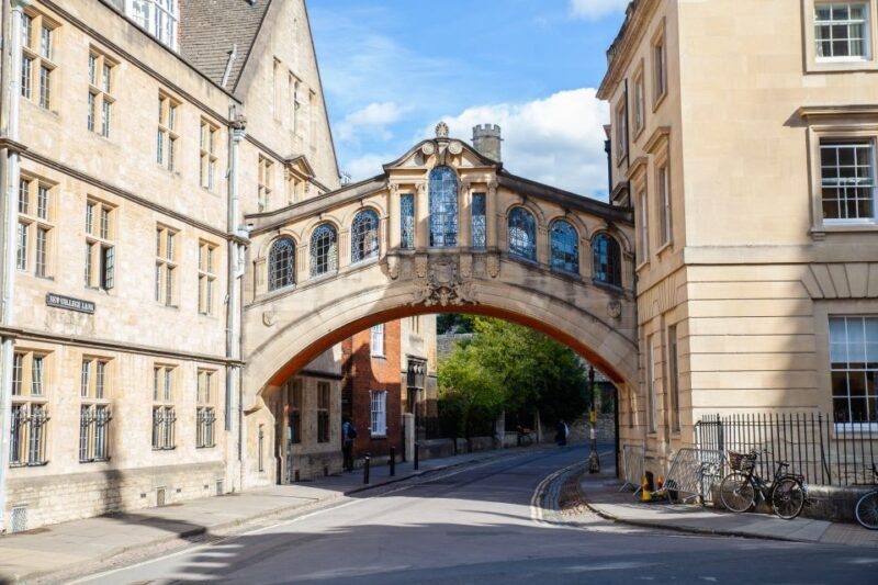 Oxford: Private Walking Tour with University Alumni Guide - FAQs