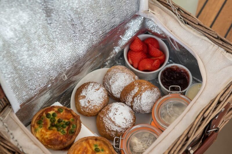 Oxford: Scenic Sightseeing Cruise with Gourmet Picnic - What Travelers Say