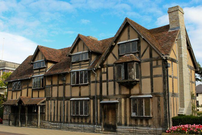 Oxford, Stratford, Cotswolds & Warwick Castle Tour from London - FAQ