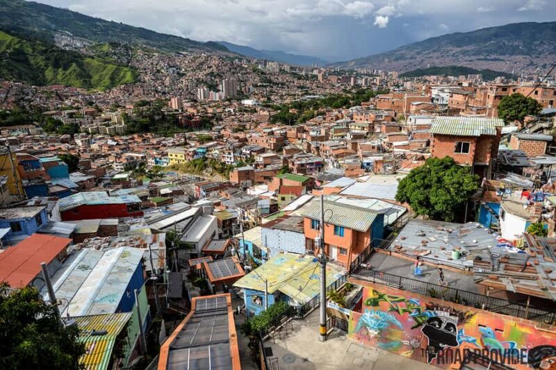 pablo, comuna 13 & cable car express tour - Exploring Medellín in Depth: What’s Included and What to Expect