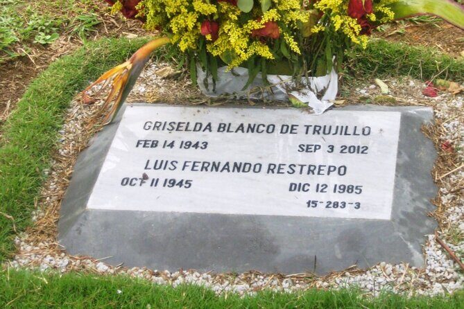 Pablo Escobar and Griselda Blanco Tour - An authentic journey into Medellín’s shadowy past