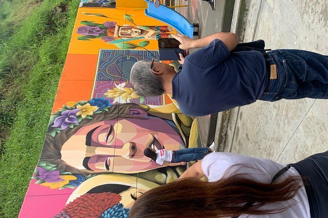 Pablo Escobar +Comuna13 tour - Key Points