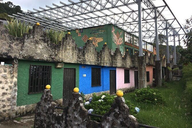 Pablo Escobar Private Tour : Violent Times and The New Medellin - Discover Medellíns Shadow and Spirit with the Pablo Escobar Private Tour