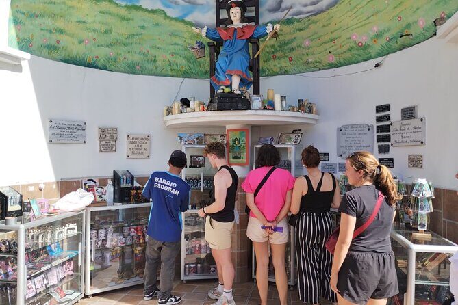 Pablo Escobar Tour with Souvenir and Museum Escobar - FAQs