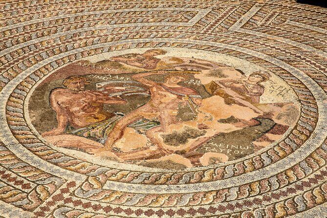 Pafos and Kourion Coach Excursion in Italian - Key Points
